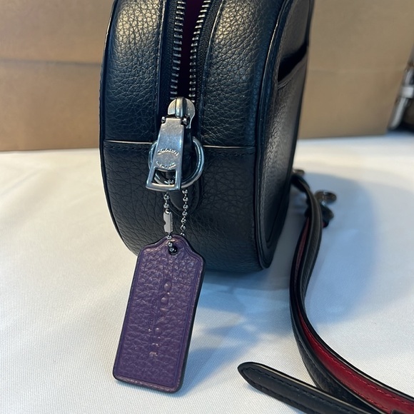 Camera Bag With Horse And Carriage - Picture 7 of 8